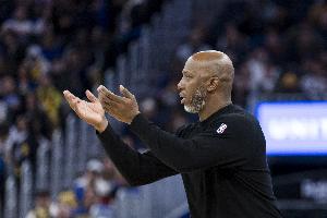 比卢普斯：我们如此年轻&有运动能力 没理由打得慢吞吞