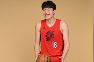 小杨要唱啥歌？媒体人：开拓者明天休息 周六打表演赛&新秀整蛊