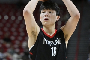 杨瀚森：训练很密集&大家都很紧凑 还没有我个人的针对性训练