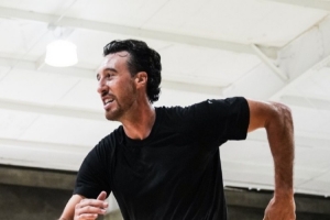 得分能力不错！广州外援卡明斯基15中8&三分10中5砍下22分