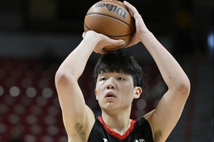 媒体人：事非经过不知难 慢慢来吧小杨 欢迎来到NBA