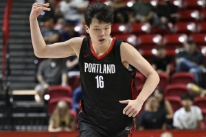 队记：面对经验丰富的勇士表现挣扎也没事 杨瀚森有提升空间