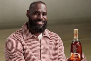 从埃尔维到科比再到詹姆斯 体育巨星的退役为何总是悬念重重？