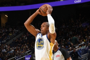 不太适应首发？霍福德半场4中0&三分2中0无得分&仅2板2助 有2失误