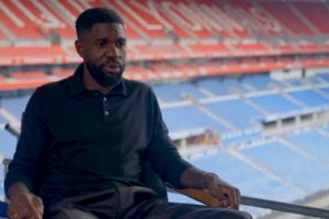 记者：法国vs阿塞拜疆中场时间，法国足协为乌姆蒂蒂举办退役仪式