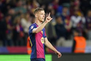 世体：奥尔莫将于周一接受检查，很可能无缘国家德比