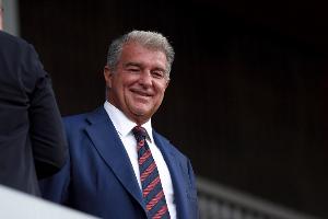 拉波尔塔：与梅西的关系因续约失败而受损，希望为他补办致敬仪式