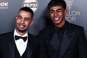 记者：亚马尔父亲不满巴萨未给亚马尔金球奖造势，更衣室感到反感