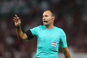 皮克吐槽西甲名哨拉奥斯：他总是假装和你是朋友，其实是皇马的人