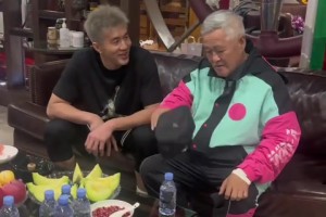 赵本山接待追梦郭艾伦作陪 网友：赵老师和大伦子怎么一个发色