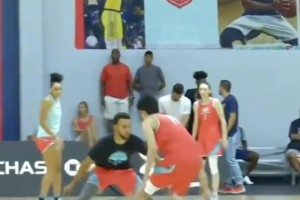 初生牛犊！切特选秀前在库里训练营花式过掉库里，完成暴扣！